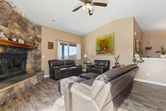 Detail Gallery Image 4 of 42 For 10619 Boulder Creek Rd, Descanso,  CA 91916 - 3 Beds | 2 Baths