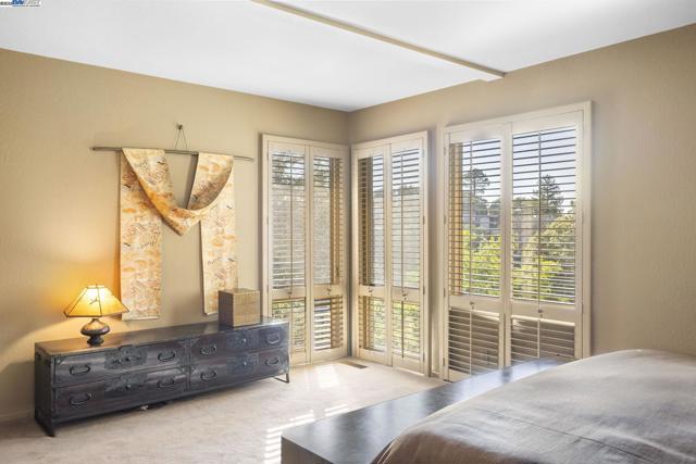 3 Abbott Way, Piedmont CA: https://media.crmls.org/mediaz/0c707c04-2eb4-4a46-b412-671be8e15b89.jpg