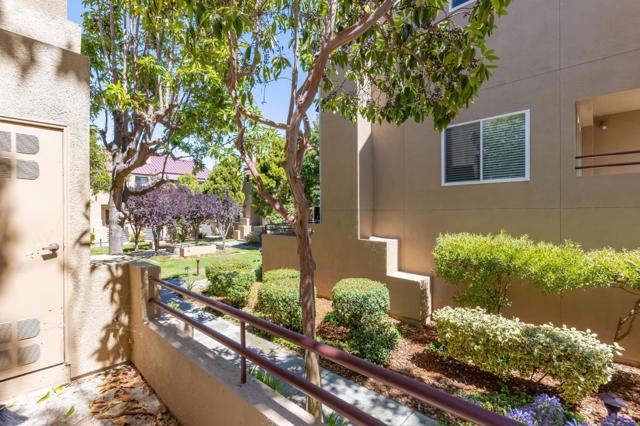 210 Commons Lane, Foster City CA: https://media.crmls.org/mediaz/0c7127bb-5565-46d2-b88b-175735baefcf.jpg