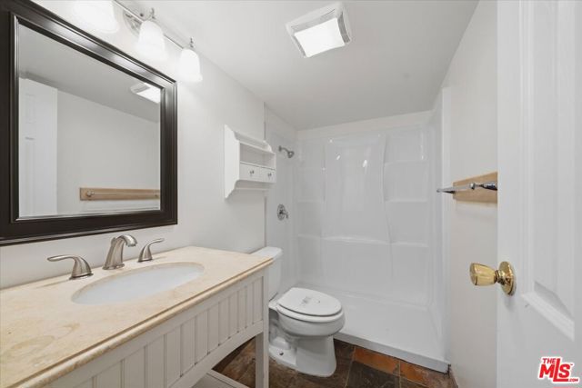 718 Blue Jay Road, Big Bear, CA 92315