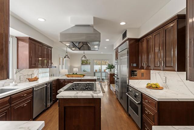 1543 Soledad Avenue, La Jolla CA: https://media.crmls.org/mediaz/0c7253c9-e988-4cdf-892b-11d9f883e5ae.jpg