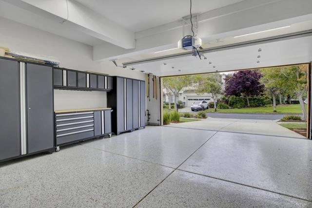 998 Governors Bay Drive, Redwood City CA: https://media.crmls.org/mediaz/0c7257a3-879f-4c03-b302-29ae8bf2a59d.jpg