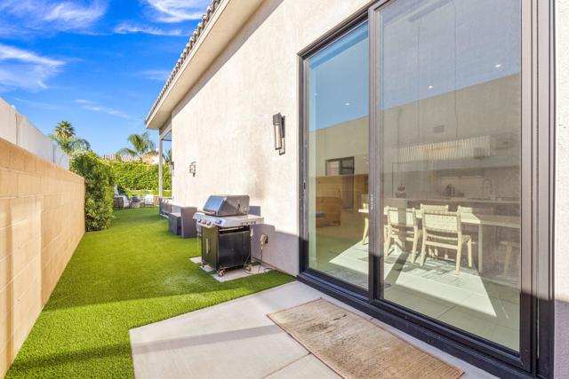 57601 Santo Thomas, La Quinta CA: https://media.crmls.org/mediaz/0c72c5dc-e671-434c-a092-29168aa40db3.jpg