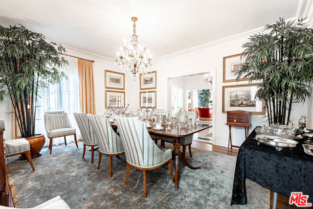 165 N Las Palmas Avenue, Los Angeles CA: https://media.crmls.org/mediaz/0c72d5e5-a5da-4127-a27b-e6b22967ee6c.jpg