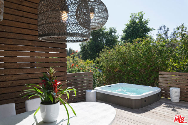 31866 Seafield Drive, Malibu CA: https://media.crmls.org/mediaz/0c735d93-5133-444e-85bc-bd67b4744983.jpg