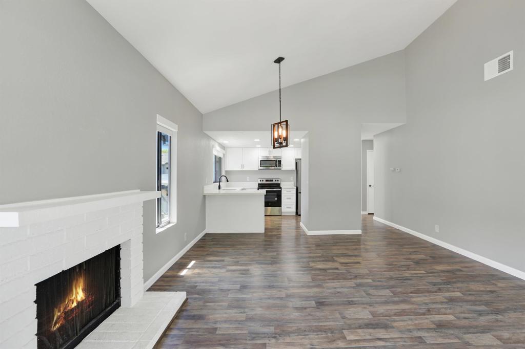 8878 Regents Road - photo 18