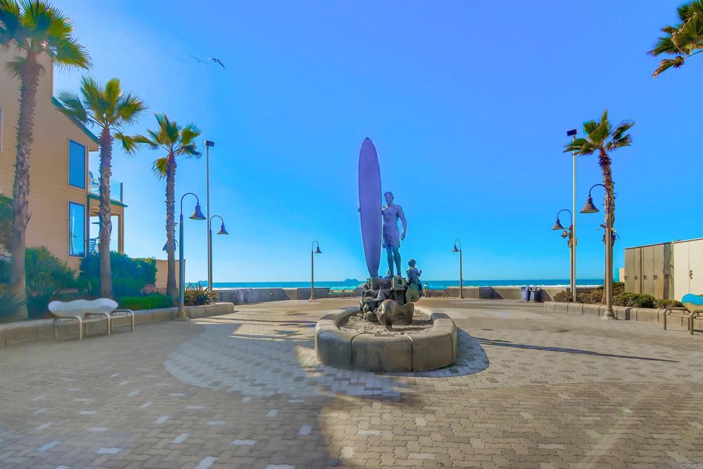 https://media.crmls.org/mediaz/0c7412d2-604b-497b-98d6-6e8c2b1d416e.jpg?preset=X-Large