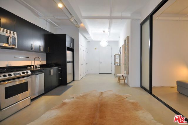 849 S Broadway, Los Angeles CA: https://media.crmls.org/mediaz/0c74a691-ceab-497c-b701-199296a87f44.jpg