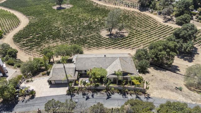 2839 Lakemont Drive, Fallbrook CA: https://media.crmls.org/mediaz/0c74bd45-59de-438d-928b-75108f61c5a7.jpg