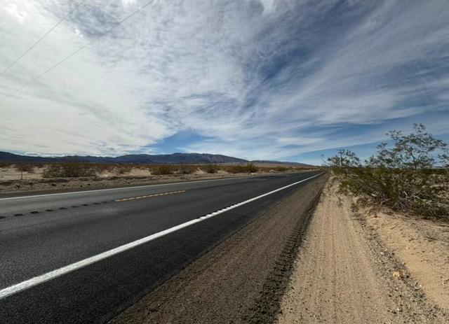 81325 29 Palms Highway, 29 Palms CA: https://media.crmls.org/mediaz/0c74d101-7e04-42f9-97d6-6b236fd749a9.jpg