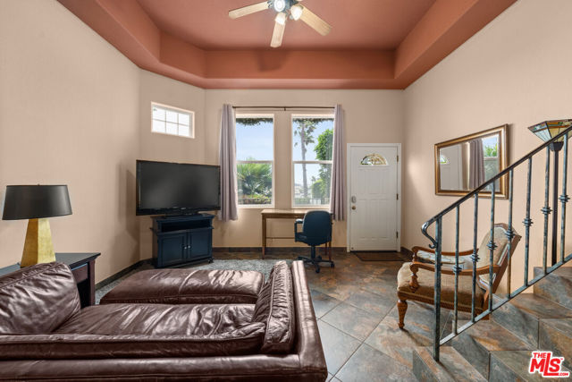 216 Montreal Street, Playa del Rey CA: https://media.crmls.org/mediaz/0c752019-9459-4d70-b7e2-14a271a3677f.jpg