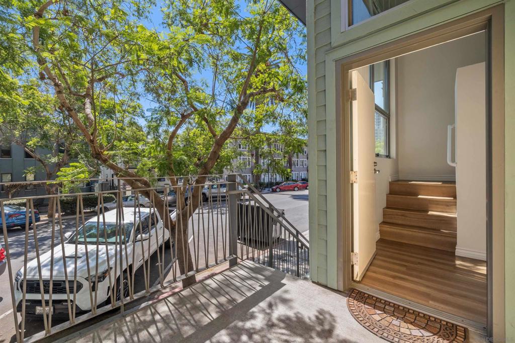 889 Date St - photo 4