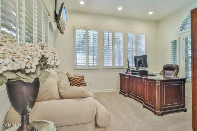 2589 Featherwood Street, Westlake Village CA: https://media.crmls.org/mediaz/0c75c18e-a410-4c71-8336-f1299800c165.jpg