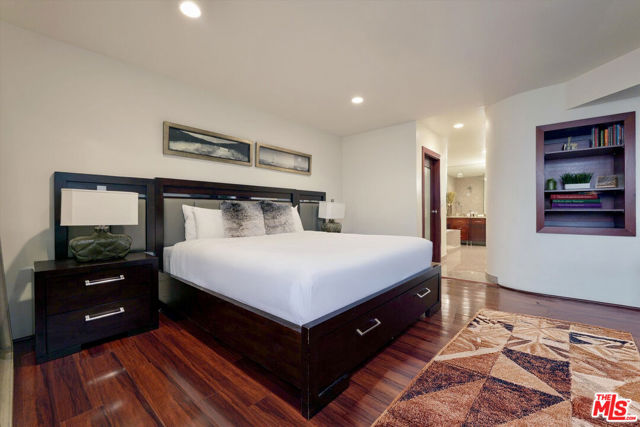 8835 Evanview Drive, Los Angeles CA: https://media.crmls.org/mediaz/0c75d997-8ab8-4db2-8535-7d3682a040a3.jpg