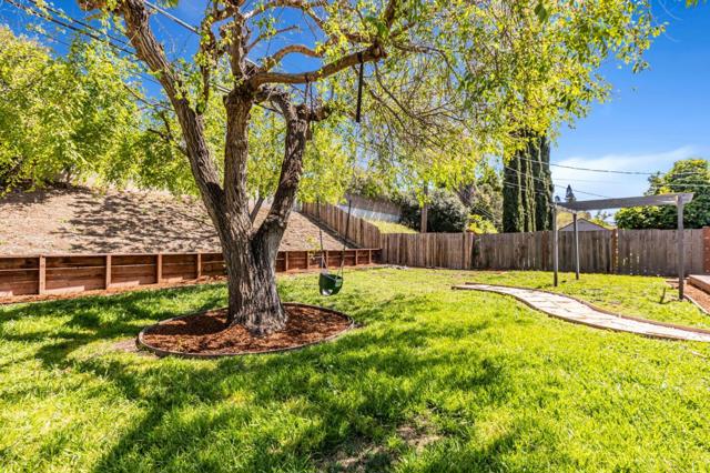 658 S Daniel Way, San Jose CA: https://media.crmls.org/mediaz/0c76003d-3849-4145-b779-7875f9753c4a.jpg