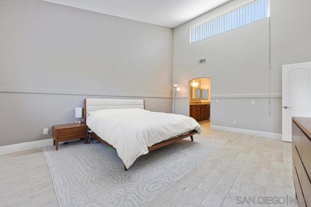 17706 Villamoura Dr, Poway CA: https://media.crmls.org/mediaz/0c76aece-ed55-4ed5-8ec1-600588d2fc84.jpg