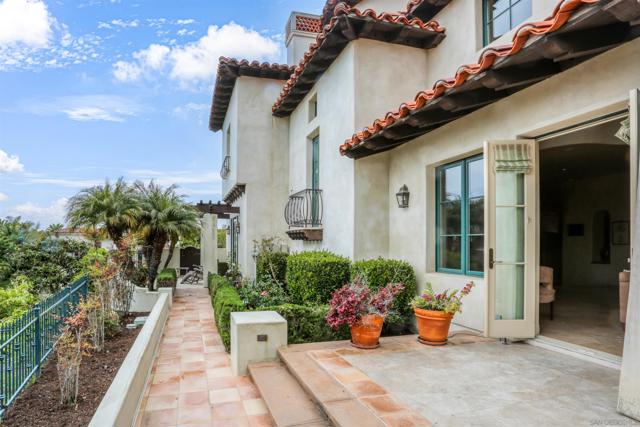 7206 Aviara Drive, Carlsbad CA: https://media.crmls.org/mediaz/0c76d13c-ea91-4312-a671-e76c3c345aca.jpg