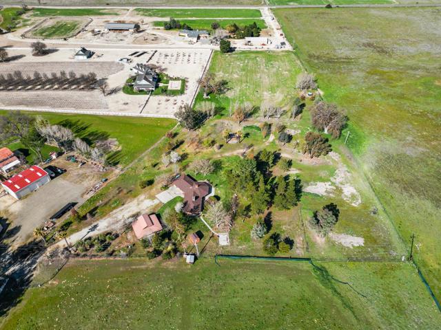 50145 Adobe Place, Lockwood CA: https://media.crmls.org/mediaz/0c76d239-f80f-4c64-a518-153f7cd9fe90.jpg