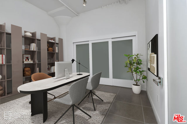 939 S Broadway, Los Angeles CA: https://media.crmls.org/mediaz/0c779bed-61e3-4aeb-b995-debbe1925c5c.jpg