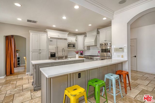 3458 Malaga Court, Calabasas CA: https://media.crmls.org/mediaz/0c78a2b6-a452-458f-8196-58c4bb33d17a.jpg