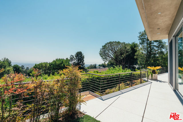 1470 CARLA, Beverly Hills CA: https://media.crmls.org/mediaz/0c78ed0d-f82d-455c-b11a-404879d4705c.jpg