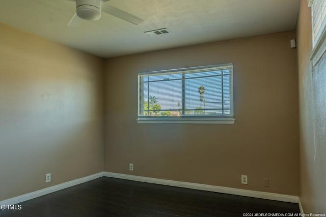 Detail Gallery Image 12 of 15 For 4121 San Juan Ave, Oxnard,  CA 93033 - 4 Beds | 2 Baths