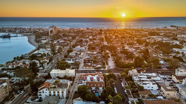 1122 Oliver Ave, San Diego CA: https://media.crmls.org/mediaz/0c79af95-d5e6-4eab-b7fd-2082eadce358.jpg