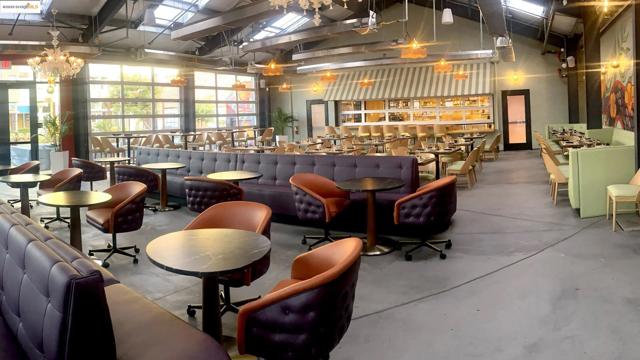 1364 Powell St, Emeryville CA: https://media.crmls.org/mediaz/0c7a0667-a235-49d9-aab2-27946757356a.jpg