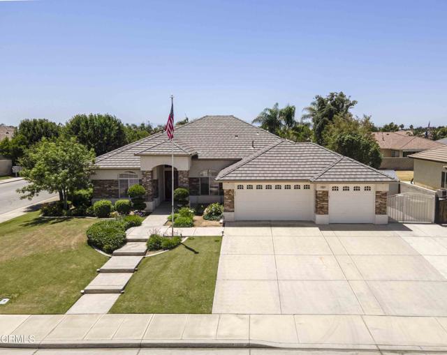 15617 Screaming Eagle Avenue, Bakersfield CA: https://media.crmls.org/mediaz/0c7a8b53-f1f4-403c-b7a5-b674b31f46e3.jpg