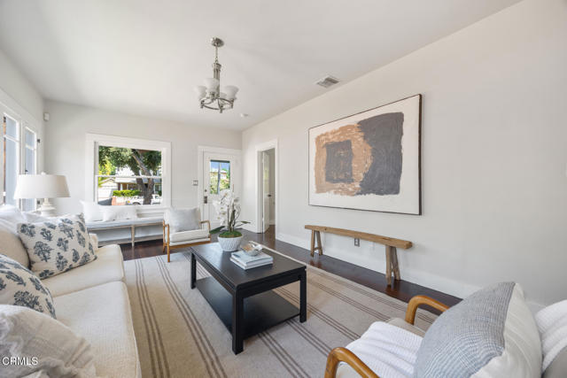 975 N Mentor Avenue, Pasadena CA: https://media.crmls.org/mediaz/0c7ab588-0336-4cc0-8cb1-9352e7c8993c.jpg