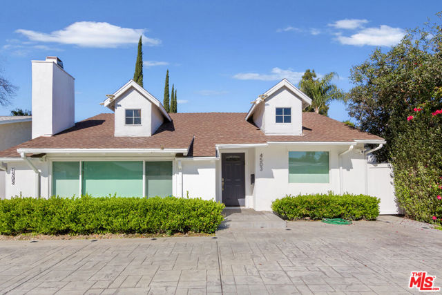 4503 Vesper, Sherman Oaks CA: https://media.crmls.org/mediaz/0c7b4e2b-2a70-40a6-ae97-65443e436b90.jpg