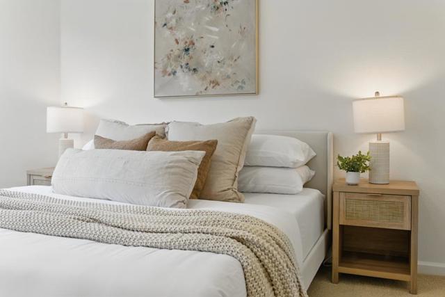 7 Moonlight Court, South San Francisco CA: https://media.crmls.org/mediaz/0c7b7bf5-733b-4000-a045-32261564fd12.jpg