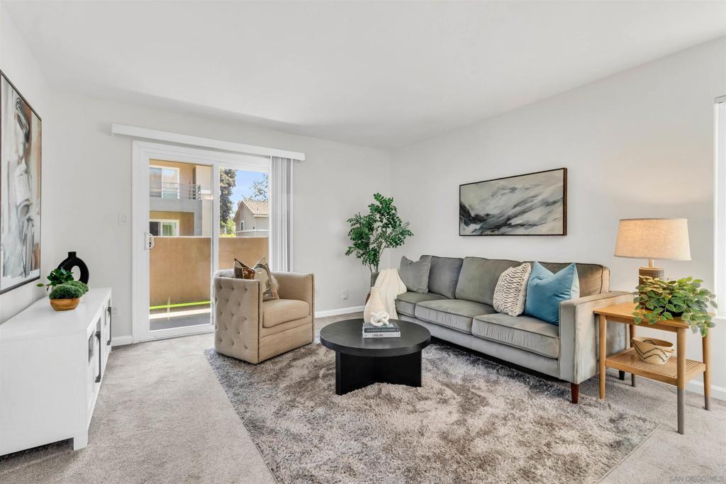 https://media.crmls.org/mediaz/0c7bac17-eb5c-4981-be44-7cb2b267292b.jpg?preset=X-Large