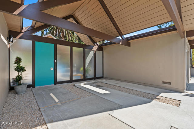 1449 Fordham Avenue, Thousand Oaks CA: https://media.crmls.org/mediaz/0c7cdbcf-6368-4060-a3fc-e030dc060418.jpg