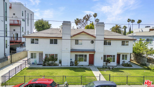 5621 Klump Avenue, North Hollywood CA: https://media.crmls.org/mediaz/0c7d21e1-c666-40d6-9cf0-a4e6ee59647e.jpg