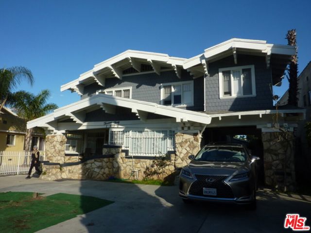 1330 Crenshaw Boulevard, Los Angeles CA: https://media.crmls.org/mediaz/0c7d41fd-2e87-482b-a832-c8f66357a605.jpg