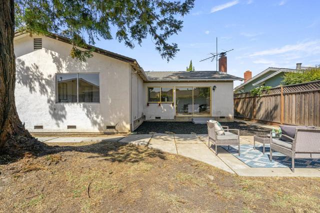 460 Collinwood Court, Santa Clara CA: https://media.crmls.org/mediaz/0c7d81b2-66b1-485f-8f60-6cfb422c5620.jpg