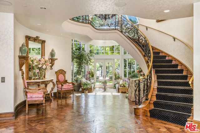 25010 Thousand Peaks Road, Calabasas CA: https://media.crmls.org/mediaz/0c7de967-f73d-4e2e-98f1-fba8a3f139f9.jpg