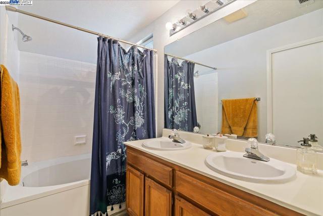 313 Grangnelli Ave, Antioch CA: https://media.crmls.org/mediaz/0c7e556e-b772-4bce-8b6e-db4649d1c717.jpg