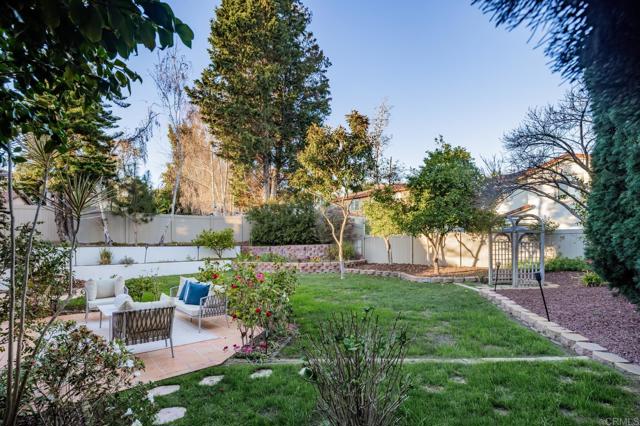 Detail Gallery Image 28 of 43 For 8092 Paseo Arrayan, Carlsbad,  CA 92009 - 5 Beds | 4/1 Baths