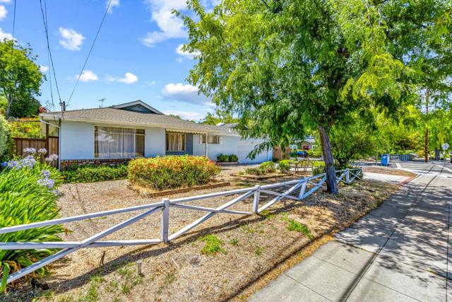 3160 Waverley Street, Palo Alto CA: https://media.crmls.org/mediaz/0c7f2411-5598-49fd-9c48-a3ceb8c2039c.jpg