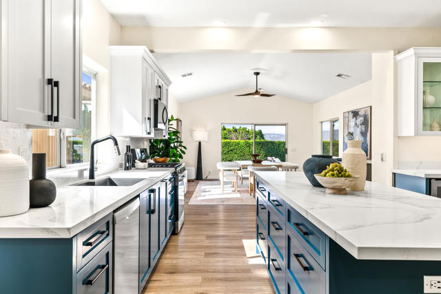 67980 Foothill Road, Cathedral City CA: https://media.crmls.org/mediaz/0c7fb944-91d6-4c81-aa86-b3bc3e2aa0bb.jpg