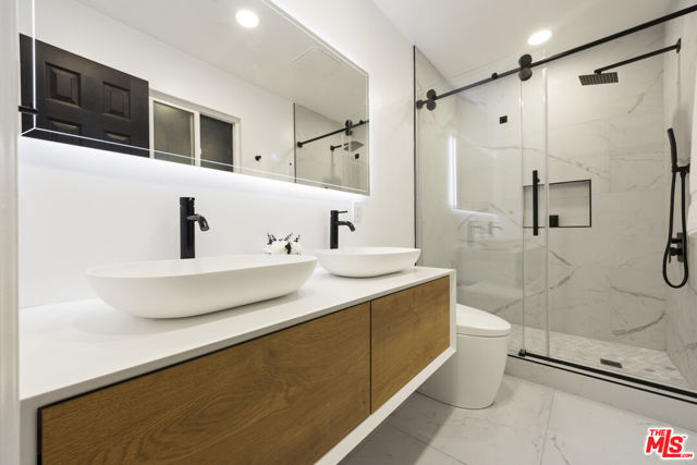 Image 53 of 70 For 19203 Galway Avenue