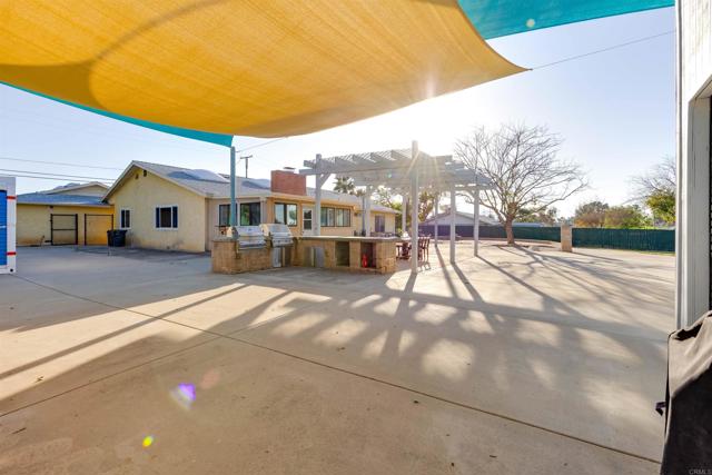 Detail Gallery Image 7 of 54 For 2209 Boundary Ave, Ramona,  CA 92065 - 4 Beds | 2/1 Baths