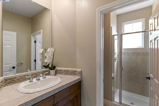 3168 Bay Meadows Ct, Livermore CA: https://media.crmls.org/mediaz/0c809644-a227-41c2-8a72-9c13a5b079c1.jpg