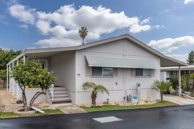 1501 Anza Avenue, Vista CA: https://media.crmls.org/mediaz/0c80ad8c-052b-4a71-99c0-648aae1bdf03.jpg