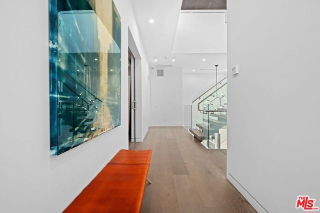 5 Bed Home for Sale in Los Angeles, California