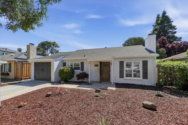 1019 Riverton Drive, San Carlos CA: https://media.crmls.org/mediaz/0c80dc64-da6f-49c4-b3ab-221bd1887d6e.jpg