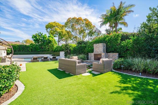 6150 La Fremontia, Rancho Santa Fe CA: https://media.crmls.org/mediaz/0c80fc62-7e83-4c20-8bde-d99acd1bc5f3.jpg