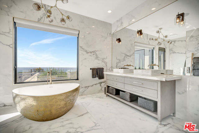 5944 Filaree, Malibu CA: https://media.crmls.org/mediaz/0c80fd69-bbe3-4a1d-b933-25e75542ec14.jpg